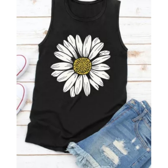 🍭 1 2X left💕New boutique daisy tank - Picture 4 of 7
